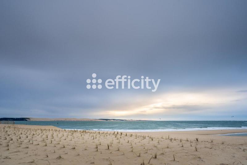 Villa - 230 m² - 8 pièces