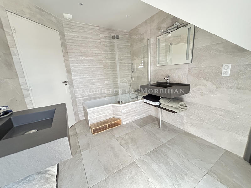 Maison - 205 m² - 8 pièces