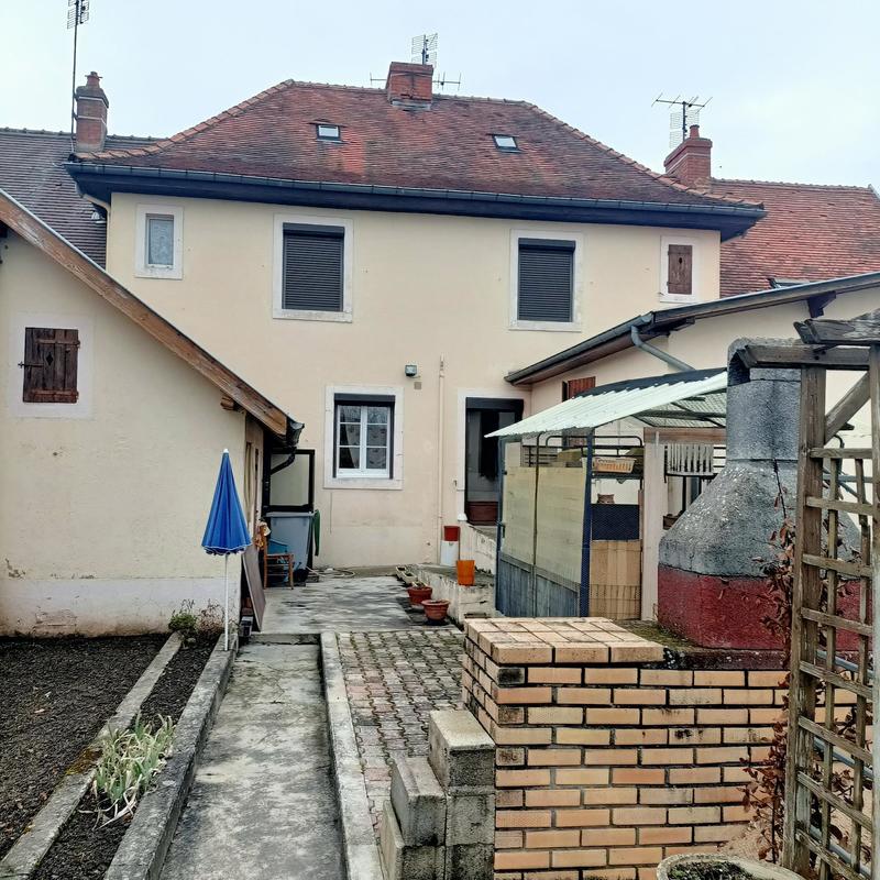 Maison de ville - 100 m² - 8 pièces