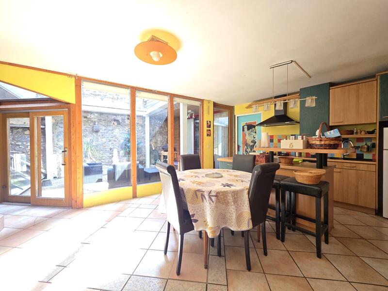 Maison ancienne - 207 m² - 6 pièces