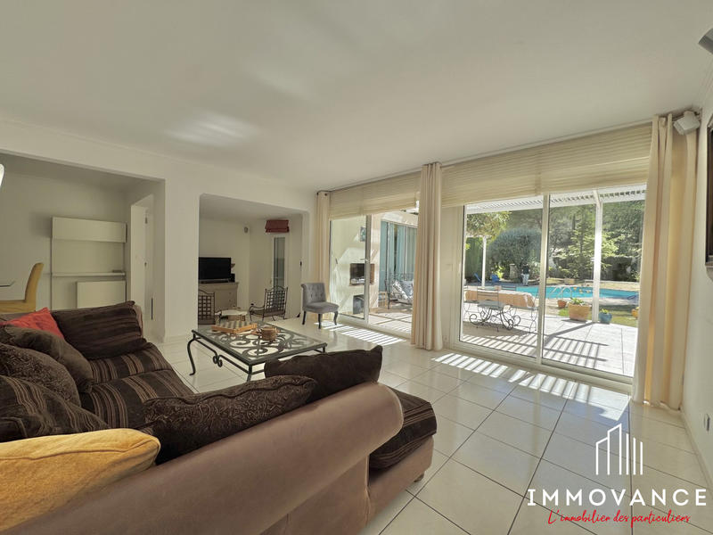 Maison contemporaine - 220 m² - 5 pièces