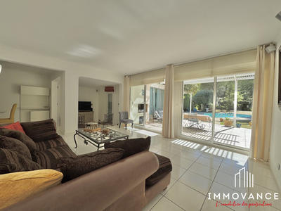 Maison contemporaine - 220 m² - 5 pièces