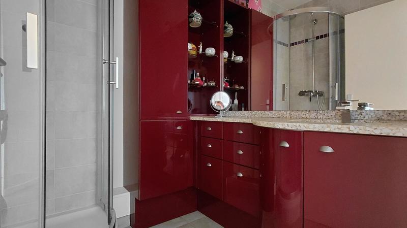 Appartement - 145 m² - 6 pièces