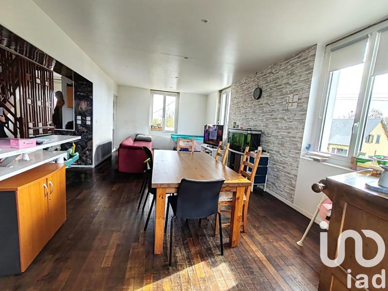 Maison - 241 m² - 8 pièces