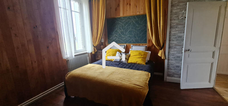 Maison - 400 m² - 16 pièces