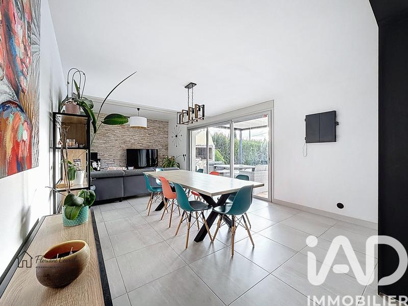 Maison - 206 m² - 7 pièces