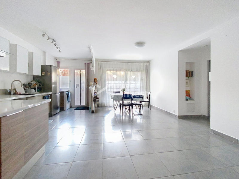 Appartement - 95 m² - 5 pièces