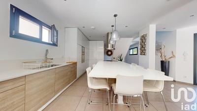 Maison - 201 m² - 8 pièces