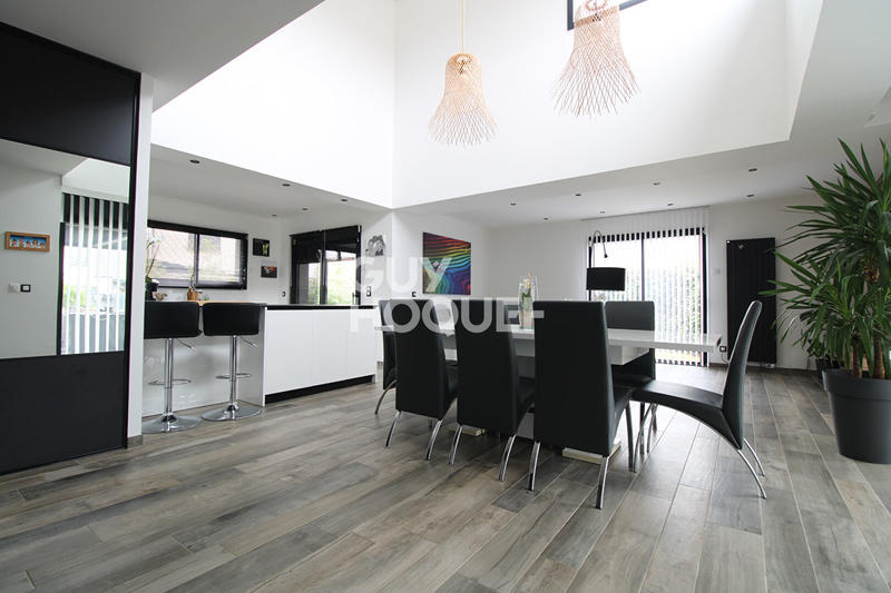 Maison - 140 m² - 6 pièces