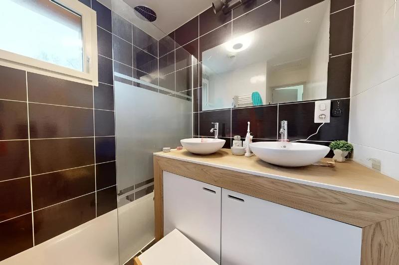 Pavillon - 183 m² - 7 pièces