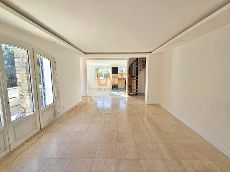 Appartement - 100 m² - 4 pièces