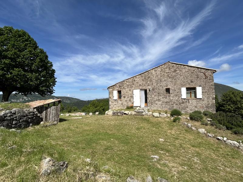 Maison - 195 m² - 8 pièces