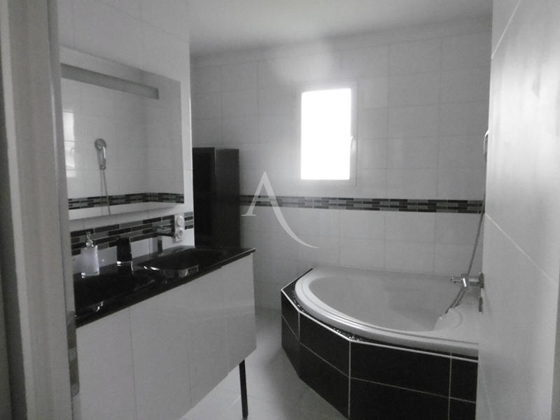 Maison - 82 m² - 4 pièces