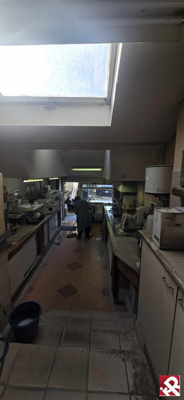 Maison - 216 m² - 5 pièces