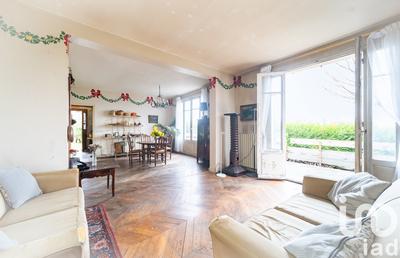 Maison - 140 m² - 5 pièces