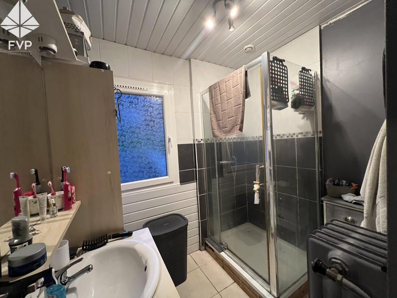 Maison - 143 m² - 8 pièces