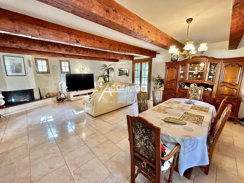 Maison - 212 m² - 7 pièces