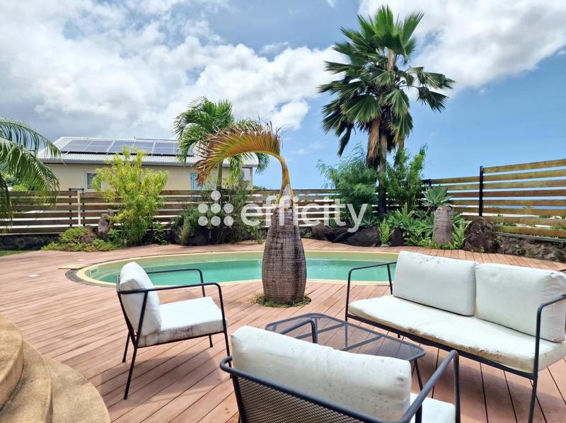 Maison - 163 m² - 5 pièces