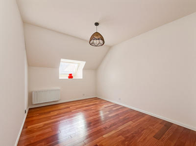 Appartement - 94 m² - 5 pièces