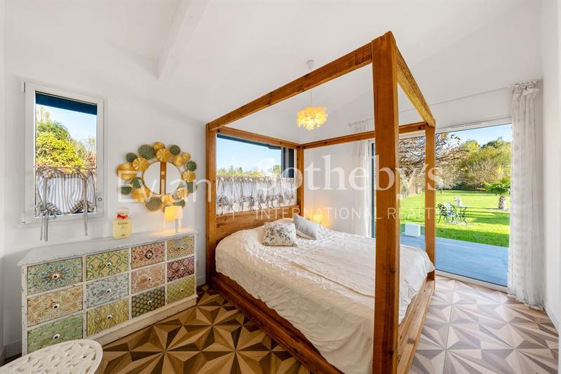 Maison - 400 m² - 14 pièces