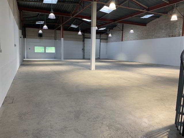 Local d'activité / Entrepôt - 633 m²