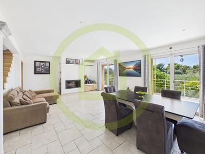 Maison - 423 m² - 7 pièces