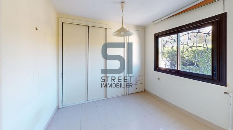 Maison - 408 m² - 8 pièces