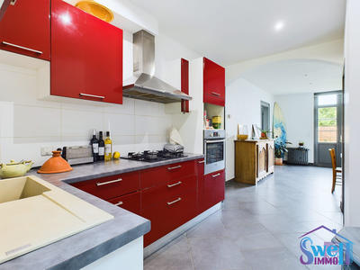 Maison - 170 m² - 8 pièces