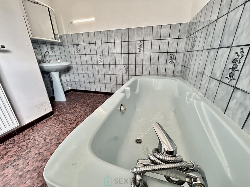 Maison - 200 m² - 7 pièces