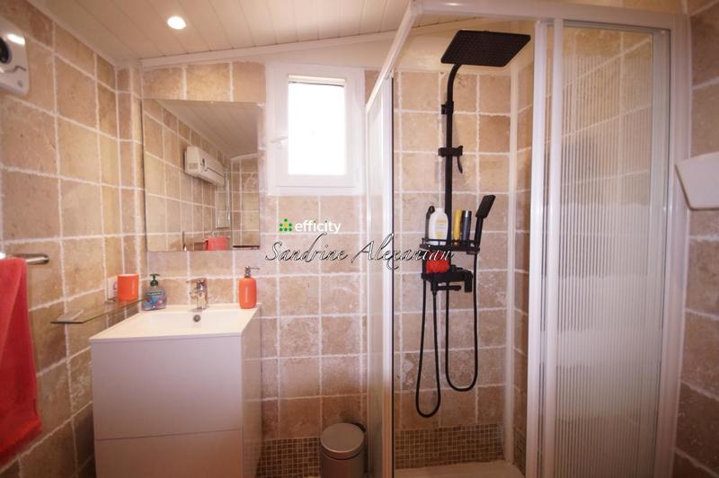 Maison - 200 m² - 6 pièces