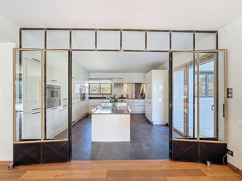 Maison - 235 m² - 7 pièces