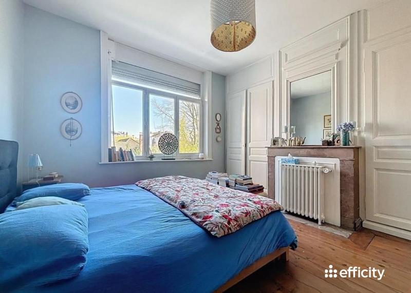 Maison - 220 m² - 7 pièces