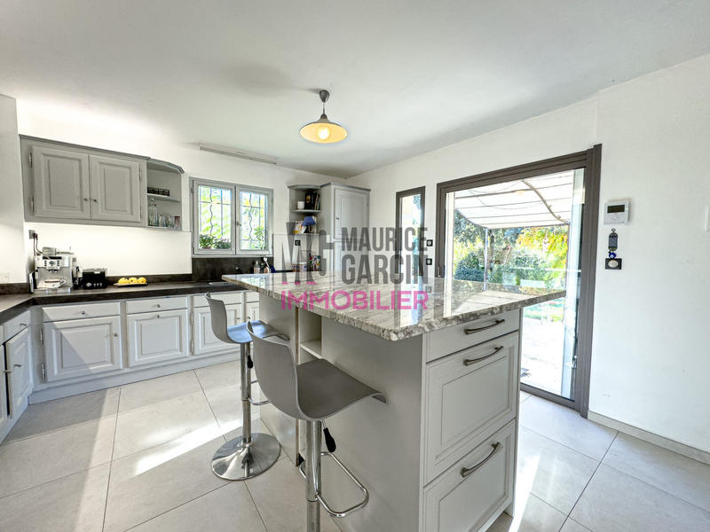 Maison - 213 m² - 7 pièces