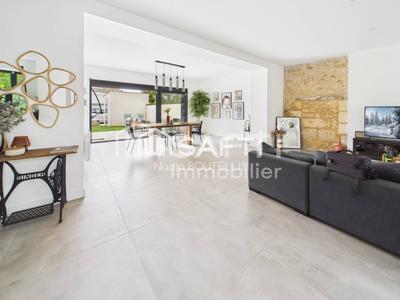 Maison - 205 m² - 6 pièces
