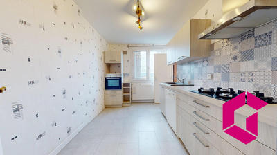 Appartement - 92 m² - 5 pièces