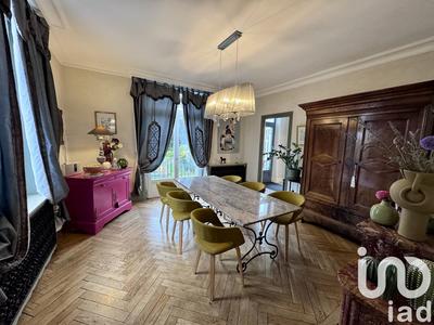 Maison - 280 m² - 7 pièces