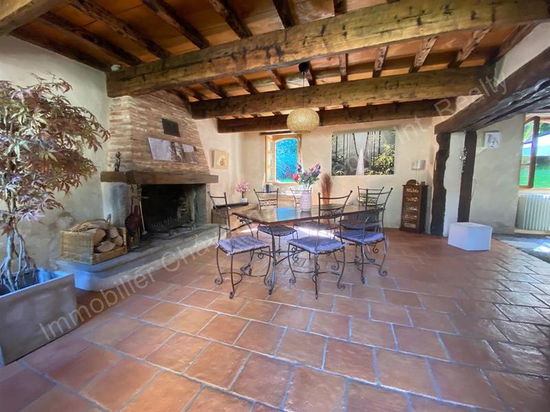 Maison - 360 m² - 8 pièces