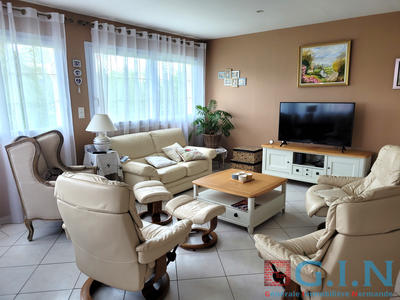 Maison - 235 m² - 8 pièces