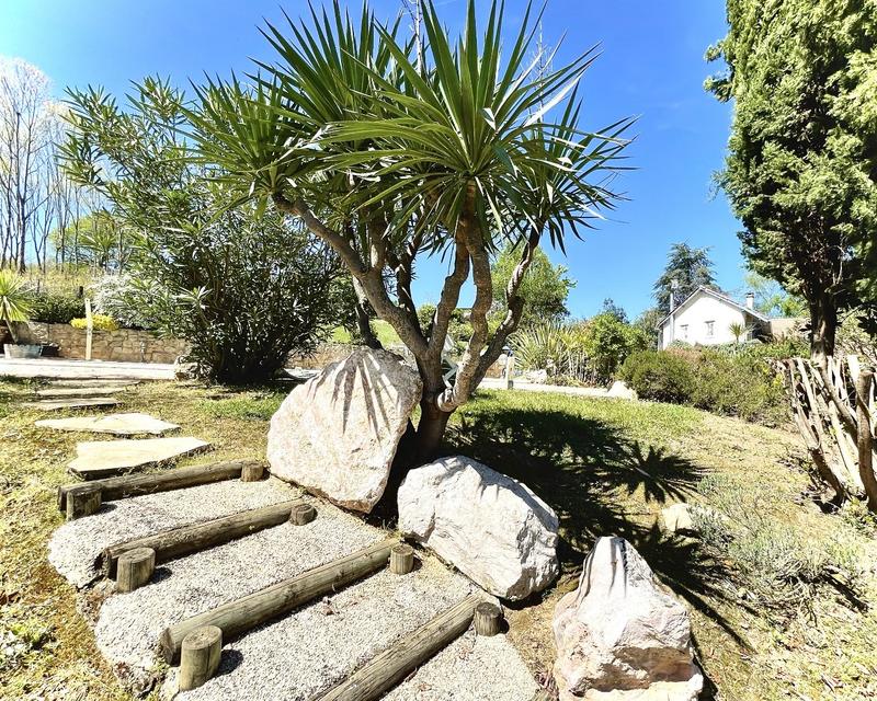 Demeure - 491 m² - 16 pièces