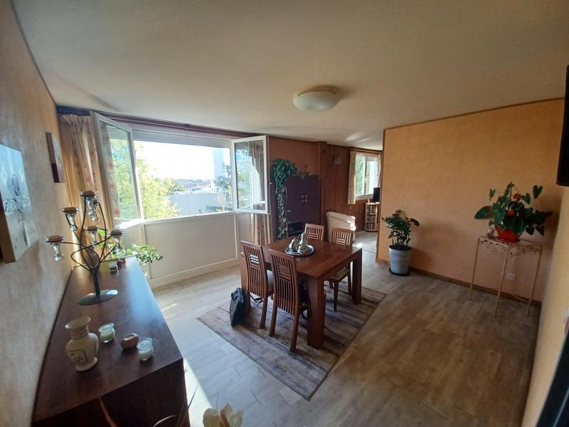 Appartement - 97 m² - 5 pièces
