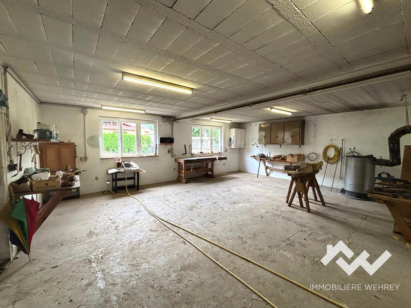 Maison - 270 m² - 8 pièces