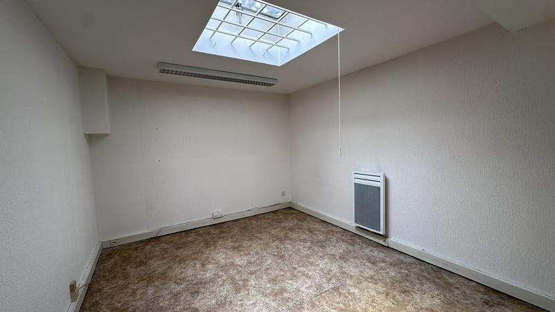 Bureau - 133 m² - 6 pièces