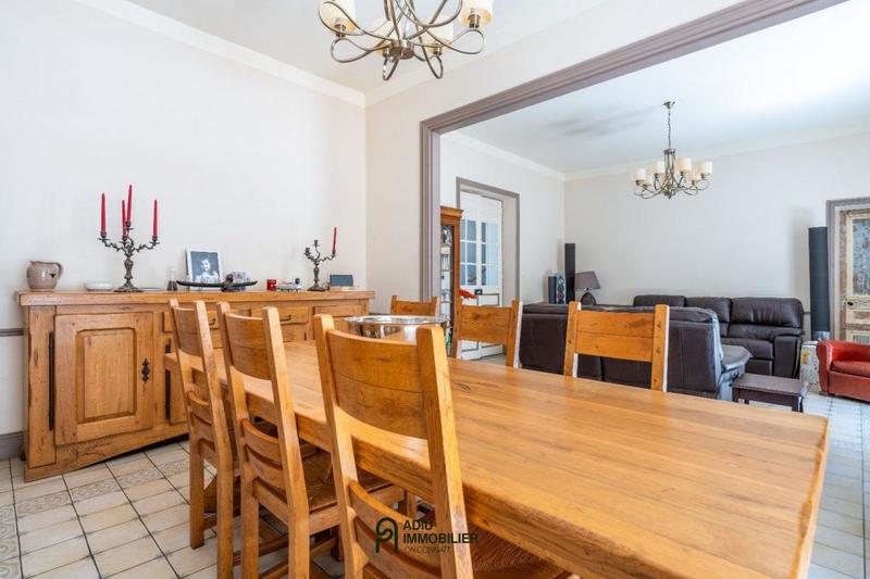 Maison de maîtres - 303 m² - 9 pièces