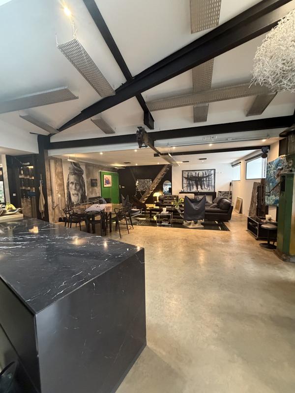 Loft - 163 m² - 2 pièces