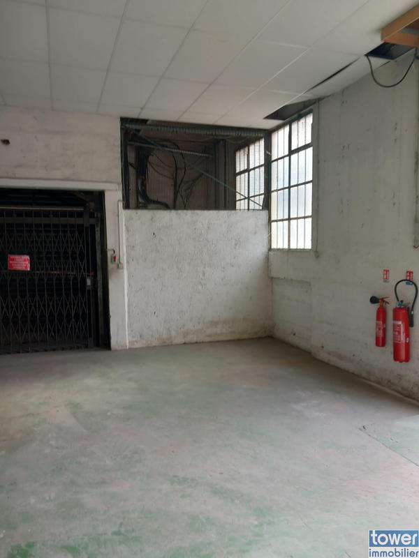 Entrepôt - 160 m²