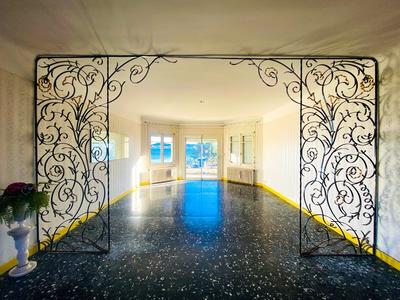 Maison - 210 m² - 6 pièces