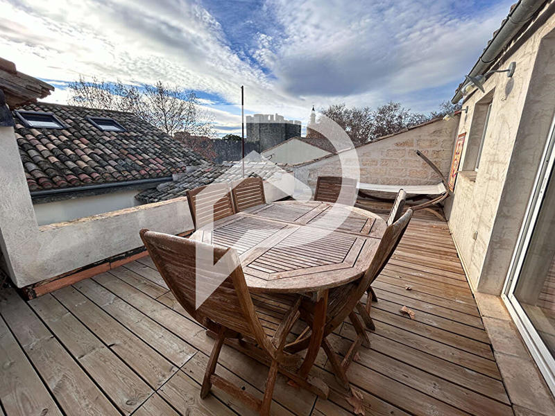 Maison - 300 m² - 6 pièces