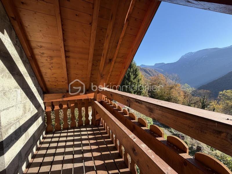 Maison - 180 m² - 5 pièces