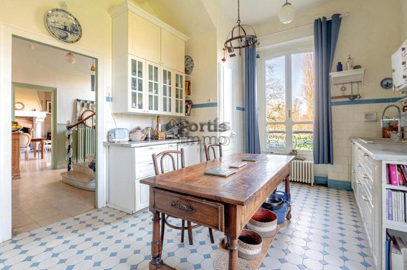 Maison de maîtres - 244 m² - 8 pièces