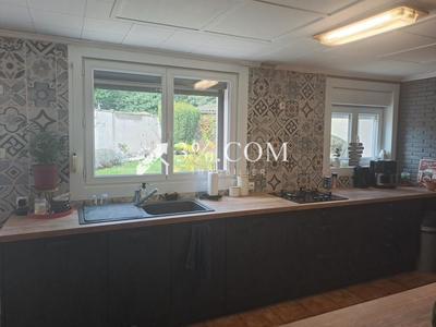 Maison - 90 m² - 5 pièces